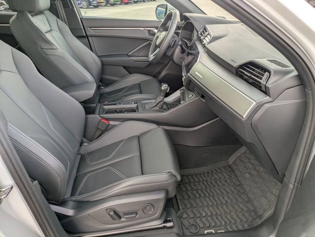 Used 2024 Audi Q3 2.0T Premium image 32