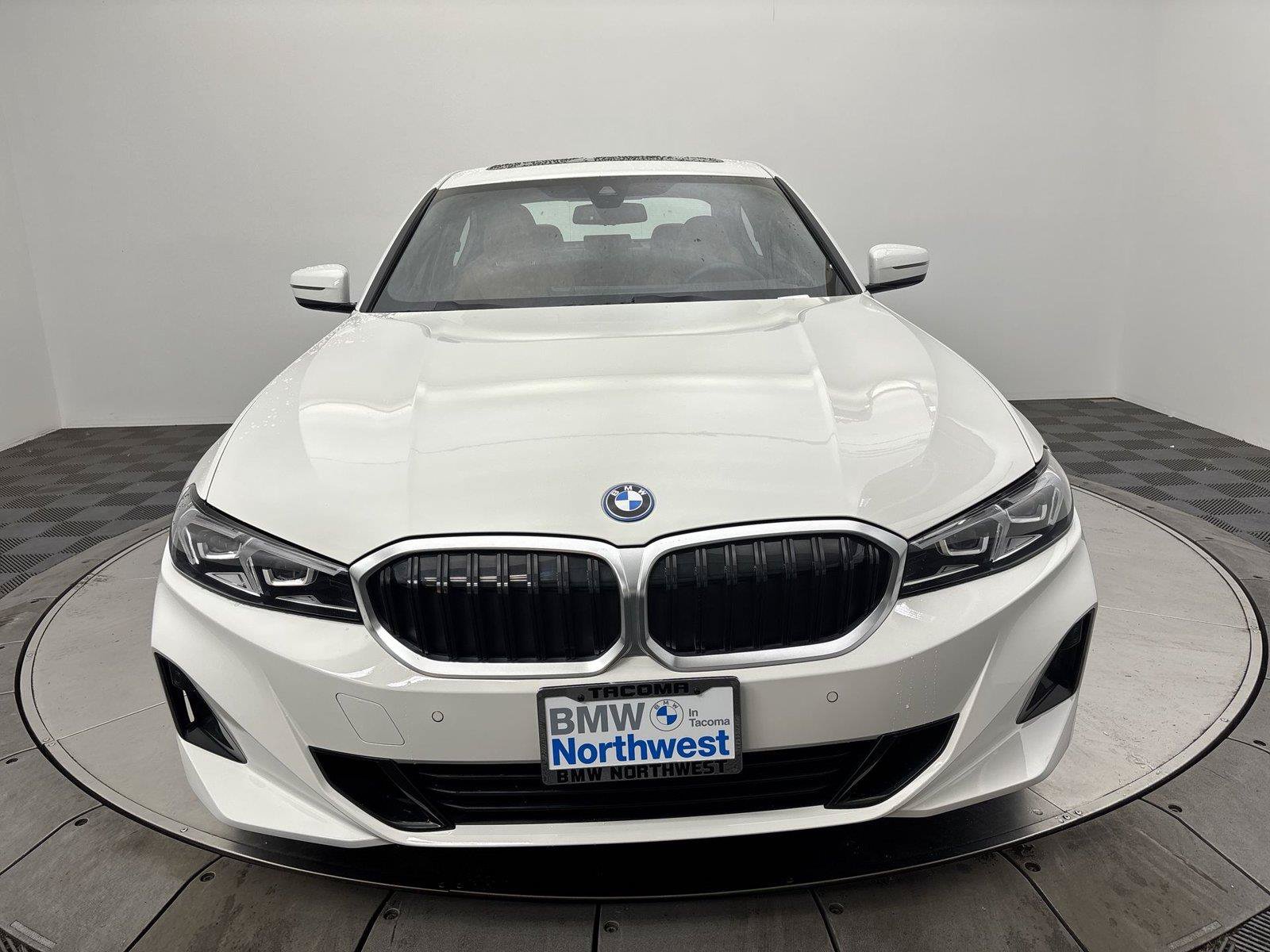 Used 2024 BMW 330e w/ Convenience Package RWD image 14