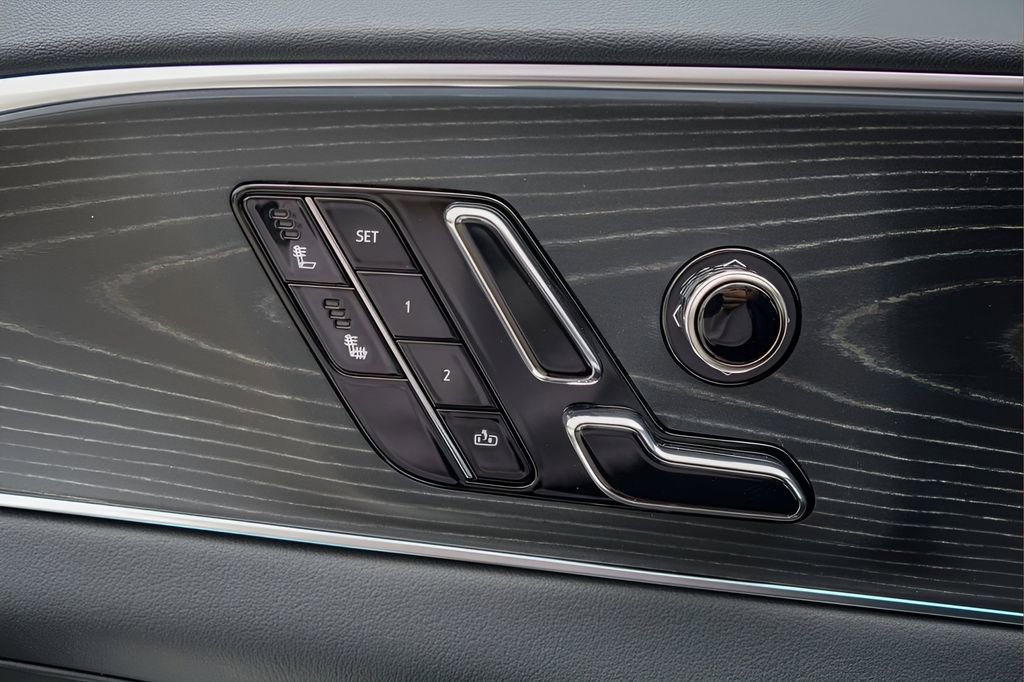 New 2026 Cadillac Lyriq Luxury w/ LPO, Floor Liner Package image 18