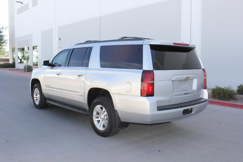 Used 2015 Chevrolet Suburban LT image 7