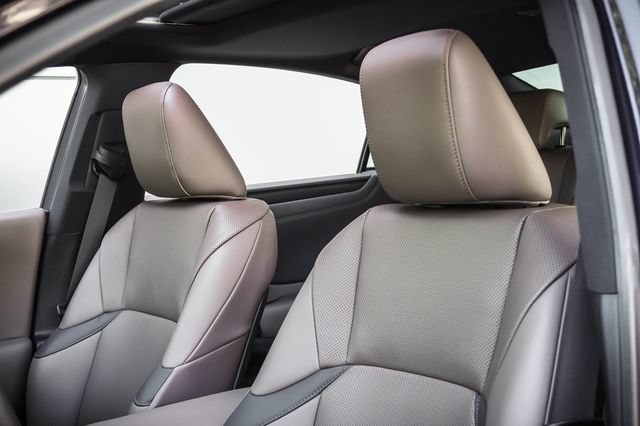 Certified 2024 Lexus ES 300h w/ Premium Package FWD image 10