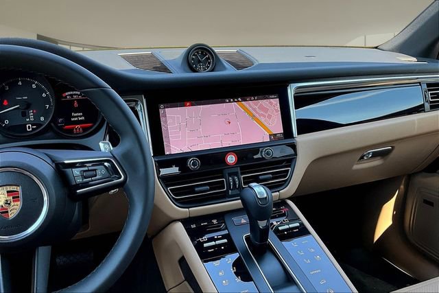 Used 2026 Porsche Macan image 9