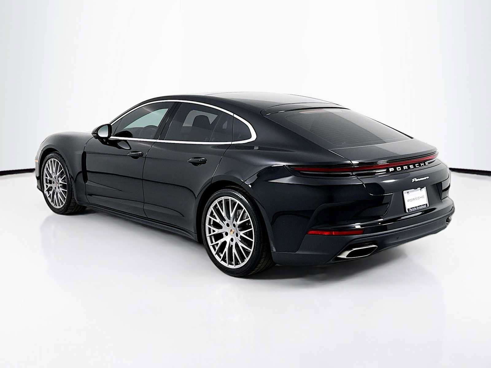 Used 2026 Porsche Panamera RWD image 3