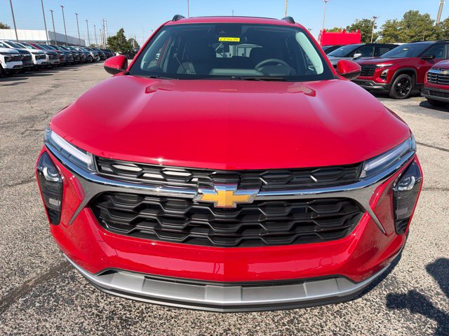New 2026 Chevrolet Trax LT w/ Sunroof Package FWD image 8
