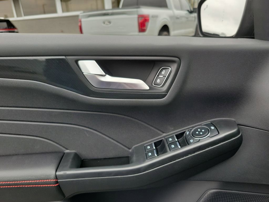 New 2026 Ford Escape ST-Line w/ Tech Pack #1 image 18
