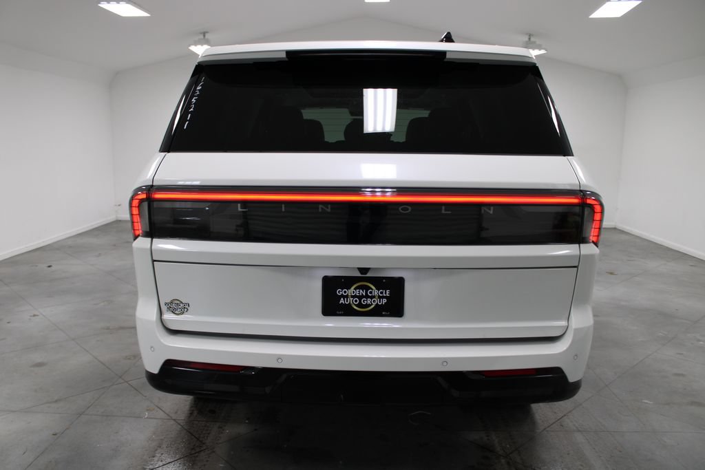 New 2026 Lincoln Navigator Reserve AWD/4WD image 7
