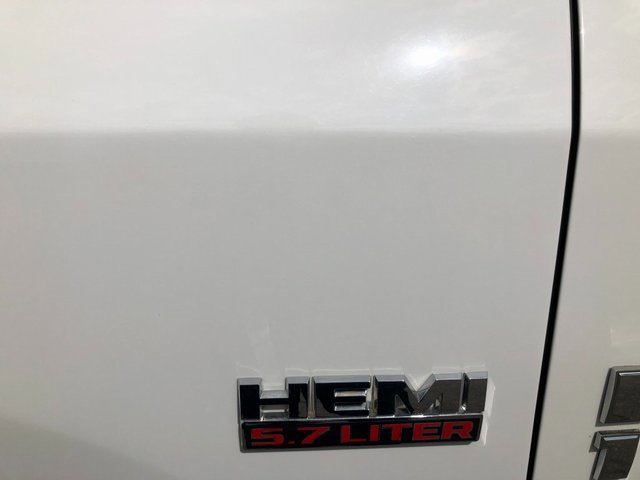 Used 2017 RAM 1500 Classic SLT image 2