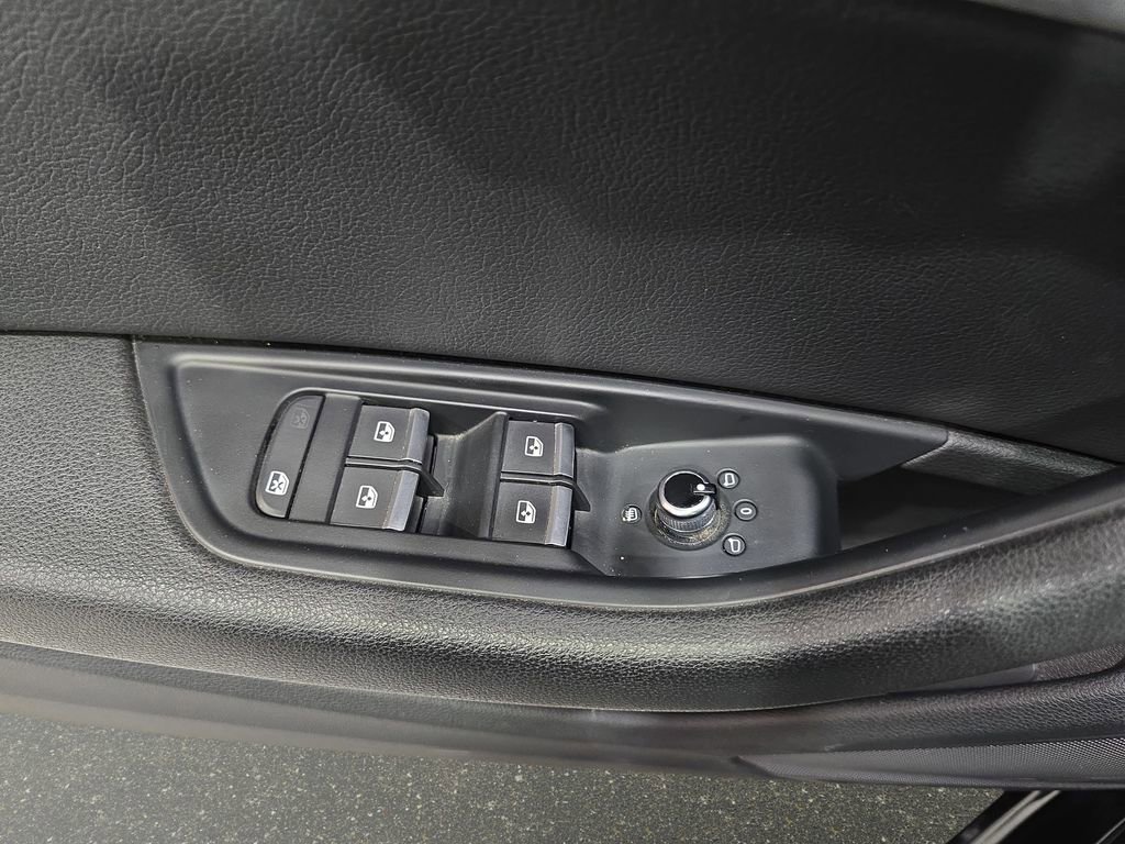 Used 2017 Audi A4 2.0T Premium w/ Convenience Package image 29
