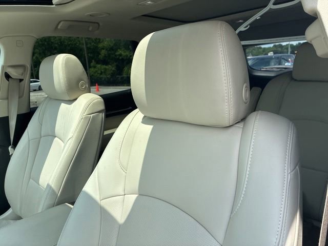 Used 2023 Buick Enclave Essence w/ Experience Buick Package FWD image 6