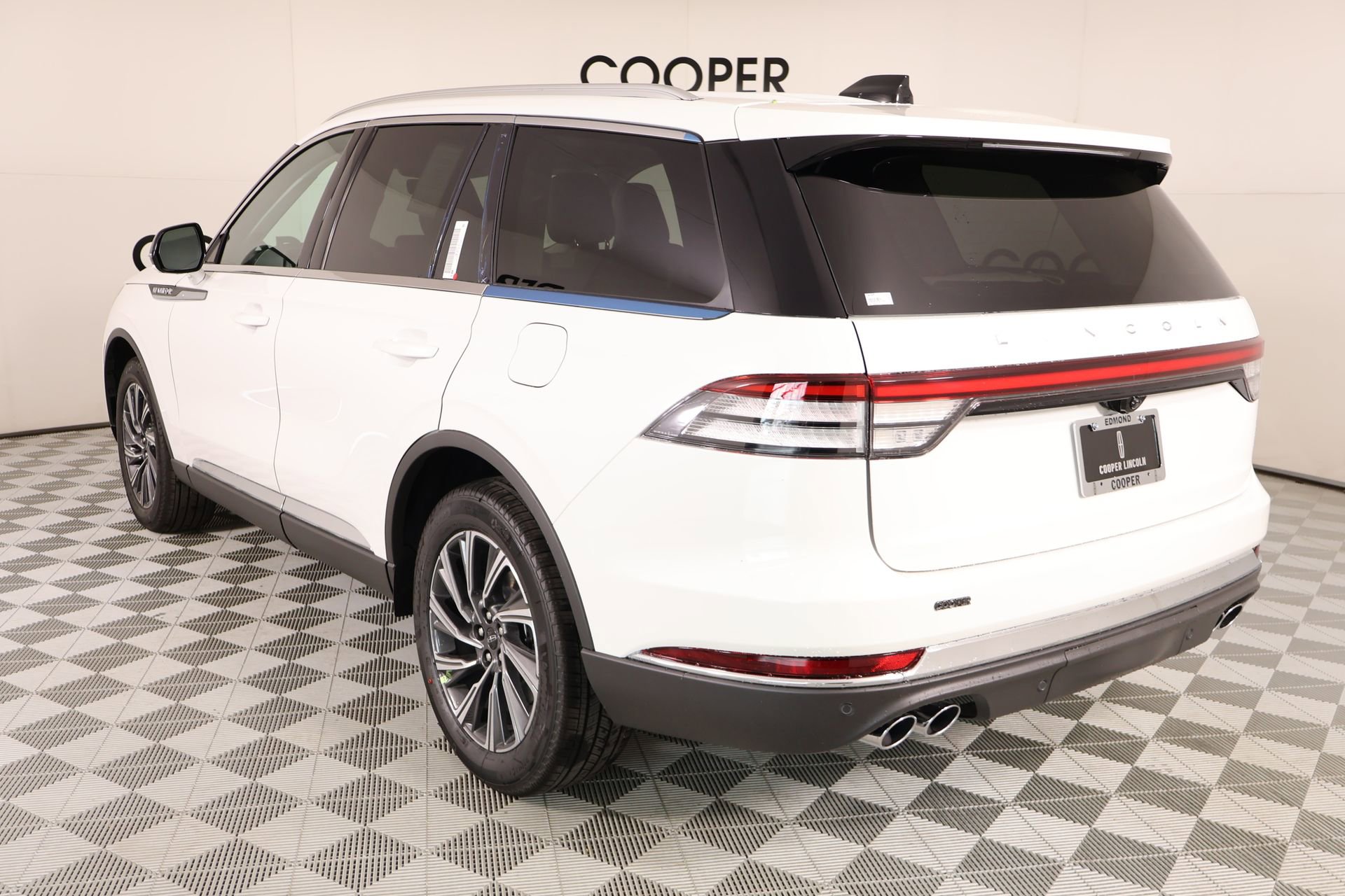 New 2026 Lincoln Aviator AWD image 23