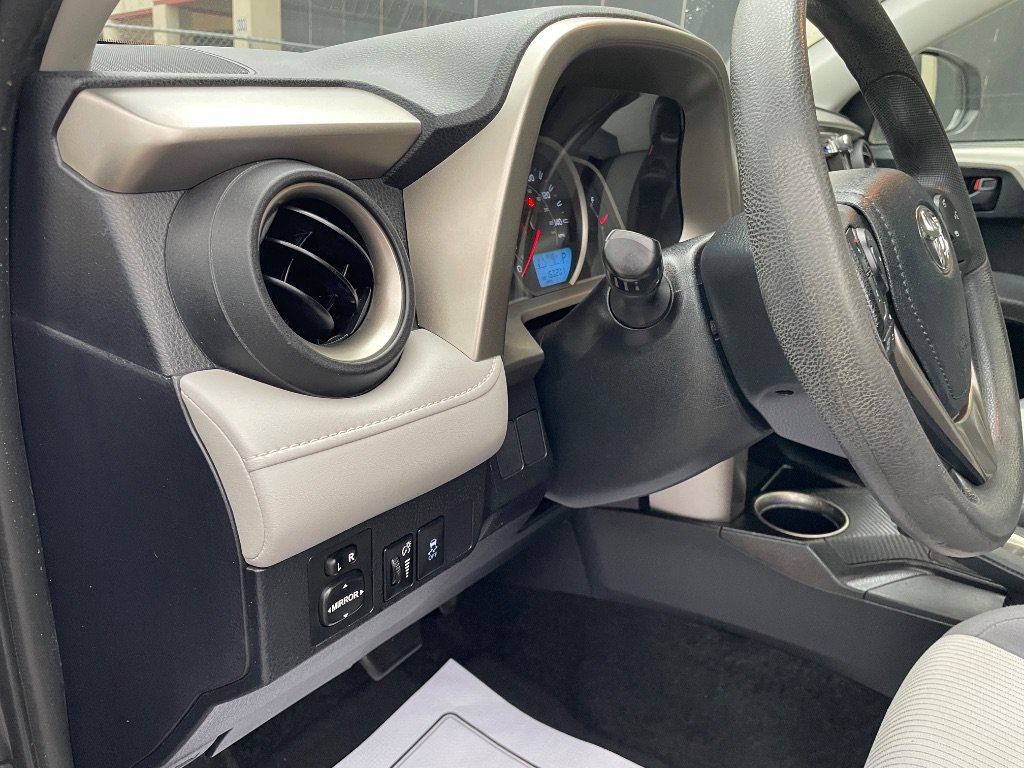 Used 2013 Toyota RAV4 XLE FWD image 35