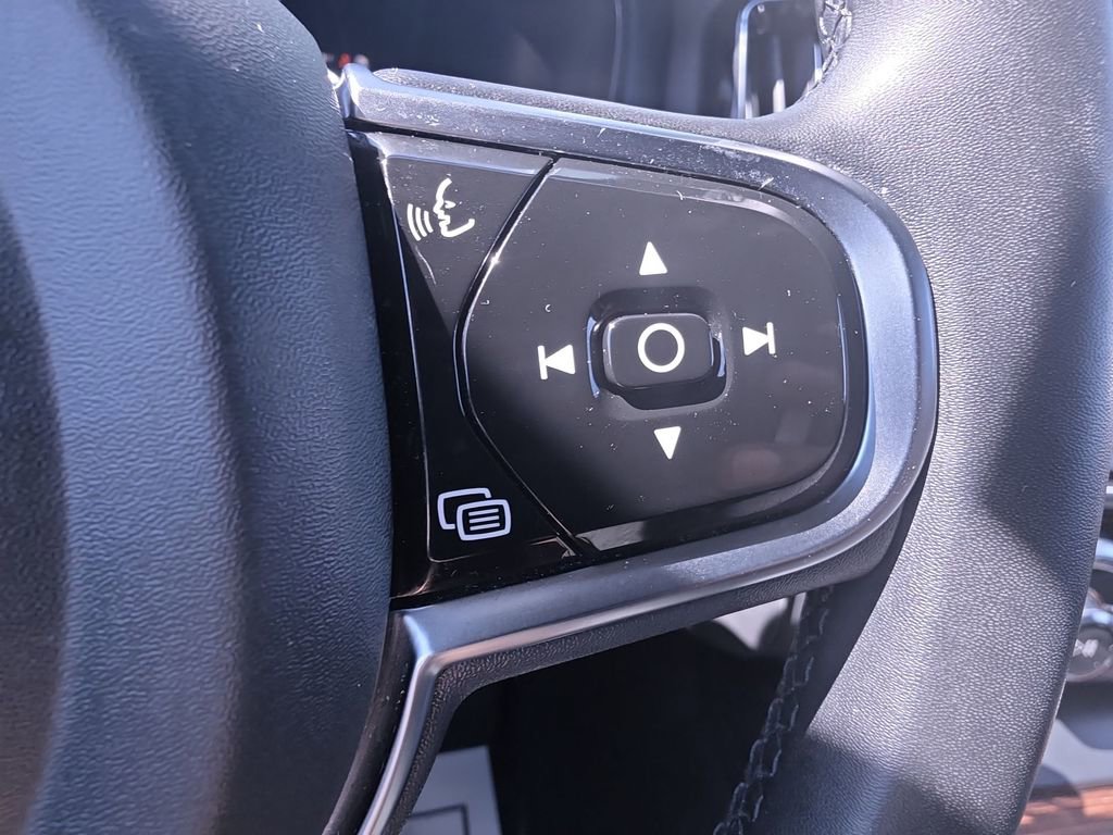 Used 2023 Volvo XC60 B5 Plus w/ Protection Package Premier image 20