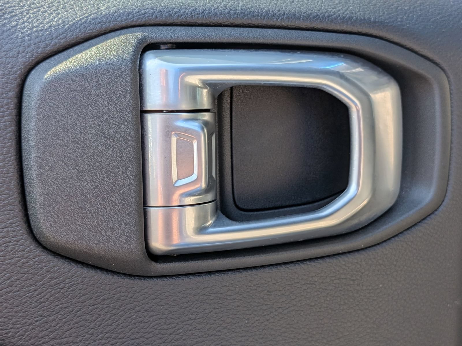 Used 2020 Jeep Gladiator Mojave w/ Dual Top Group AWD/4WD image 27