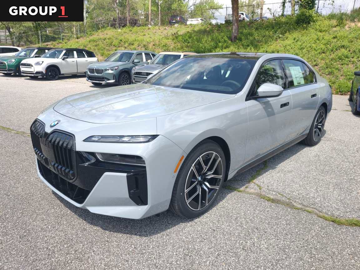New 2025 BMW 760i xDrive w/ Executive Package