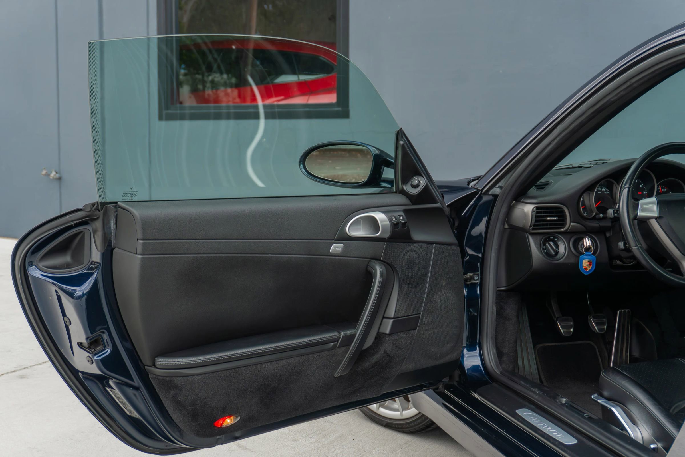 Used 2005 Porsche 911 Carrera RWD image 50