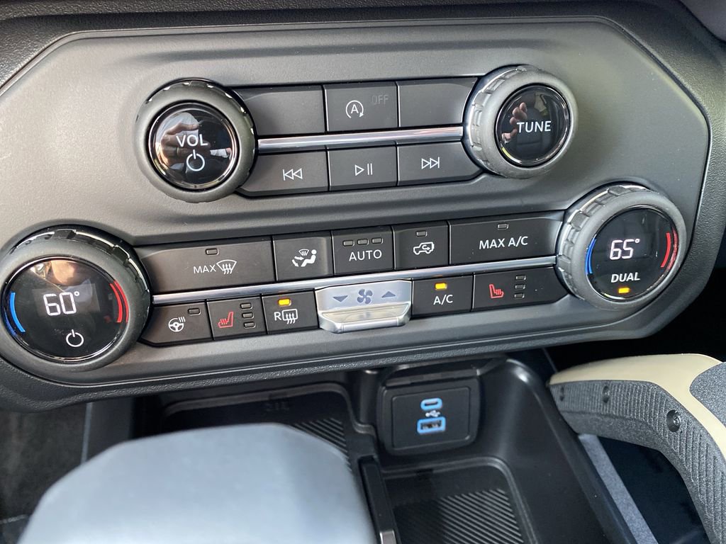 New 2025 Ford Bronco Badlands w/ Sasquatch Package image 24