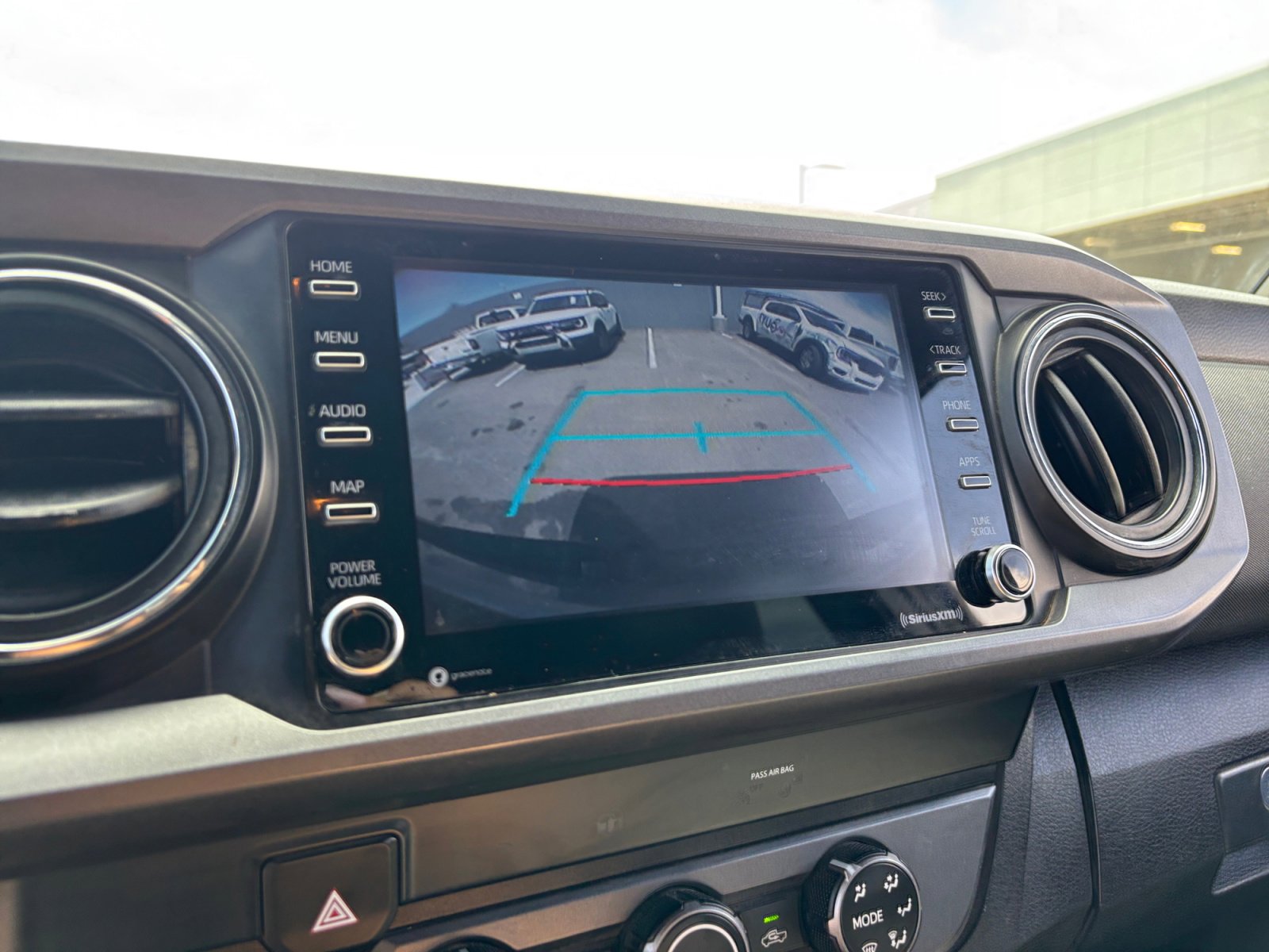 Used 2020 Toyota Tacoma TRD Off-Road w/ Technology Package image 27