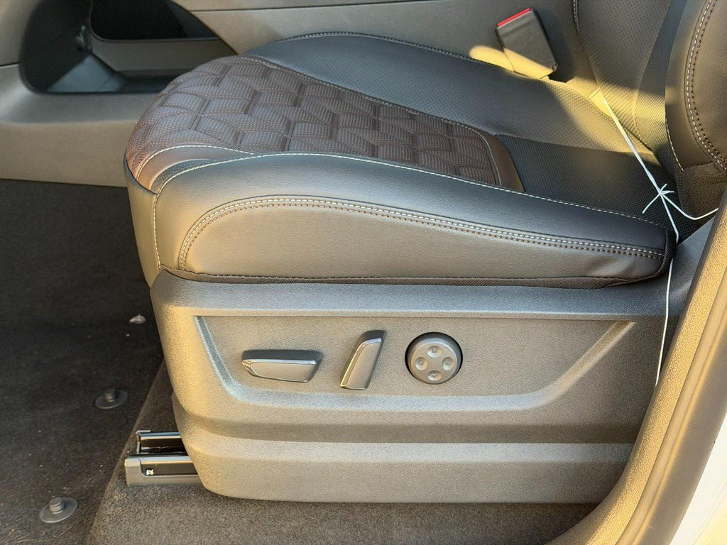 New 2026 Nissan Armada Platinum AWD/4WD image 13