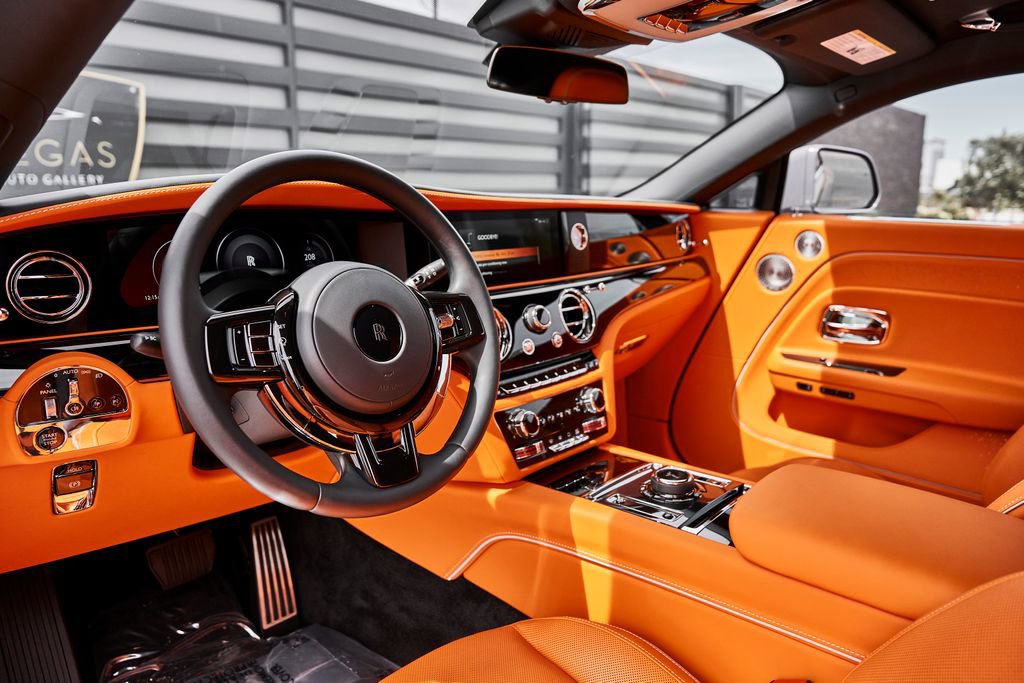 Used 2025 Rolls-Royce Spectre w/ Spectre Launch Package AWD/4WD image 2