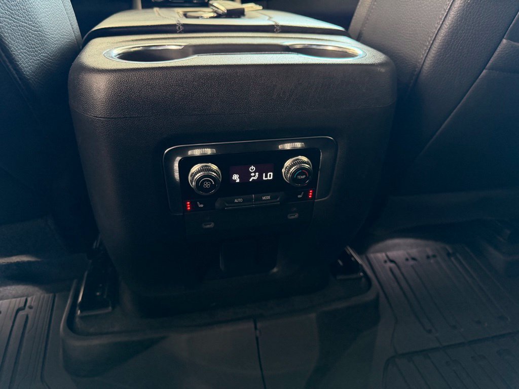 Used 2023 GMC Yukon Denali AWD/4WD image 25