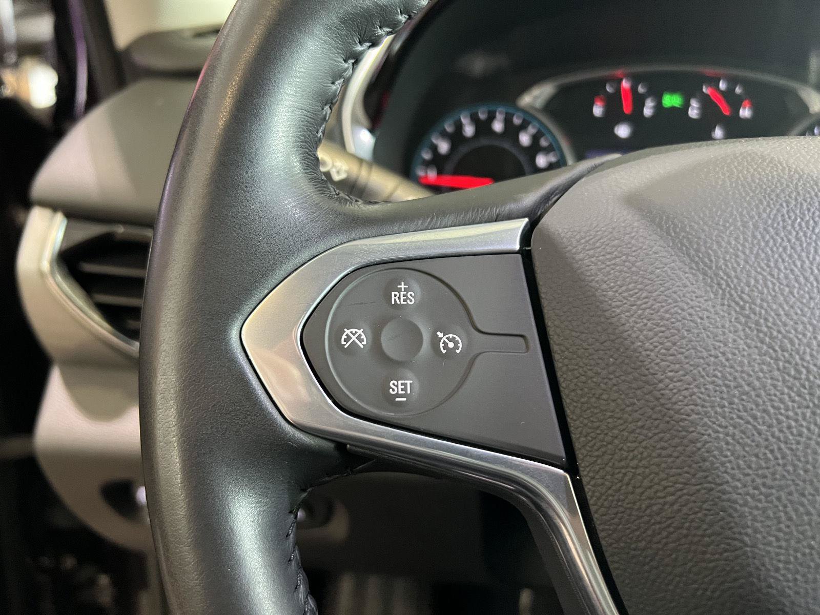 Used 2021 Chevrolet Traverse LT AWD/4WD image 39