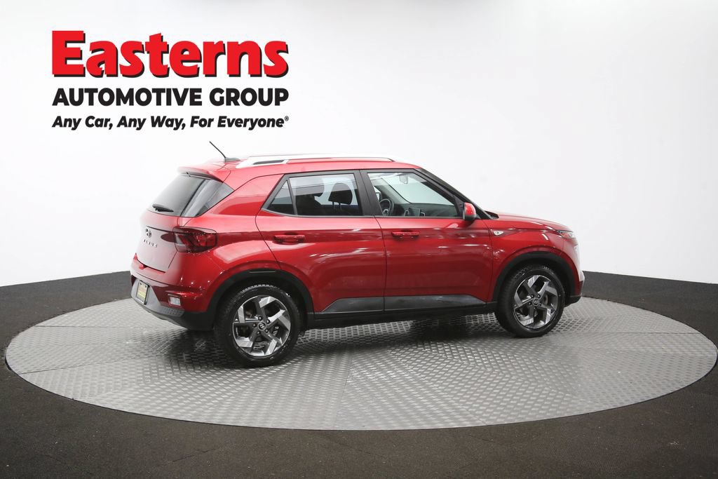 Used 2023 Hyundai Venue Limited FWD image 43