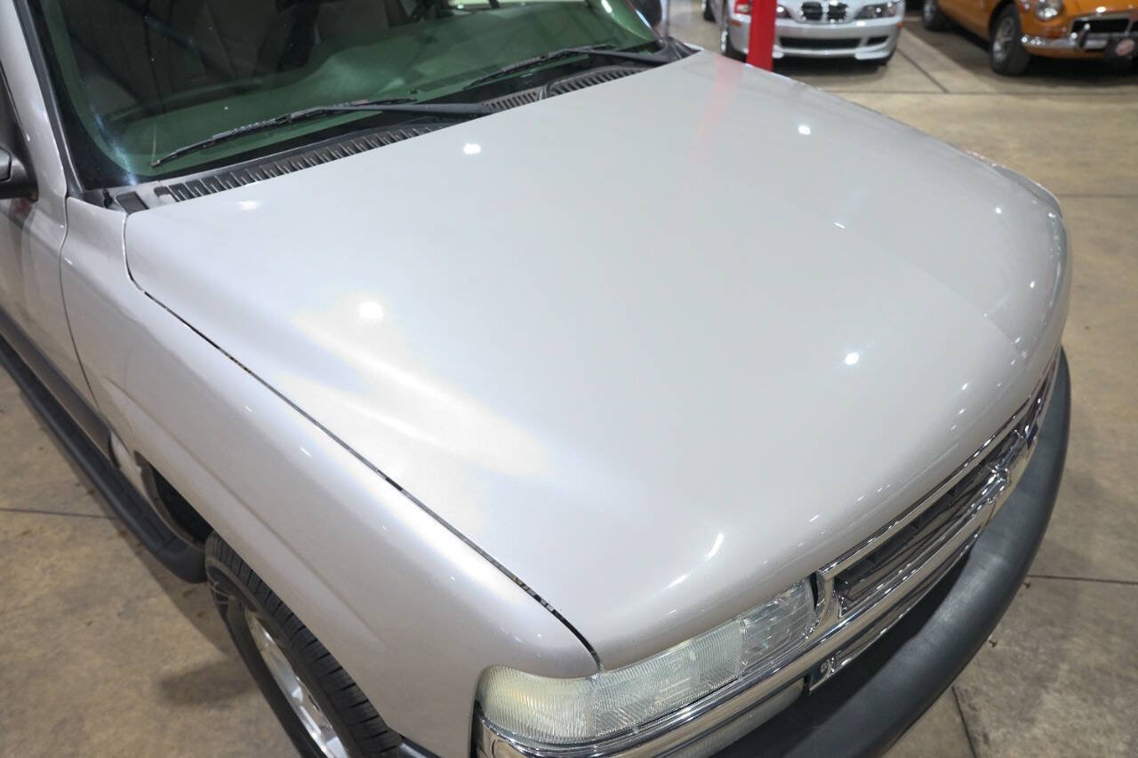 Used 2004 Chevrolet Tahoe LS AWD/4WD image 18