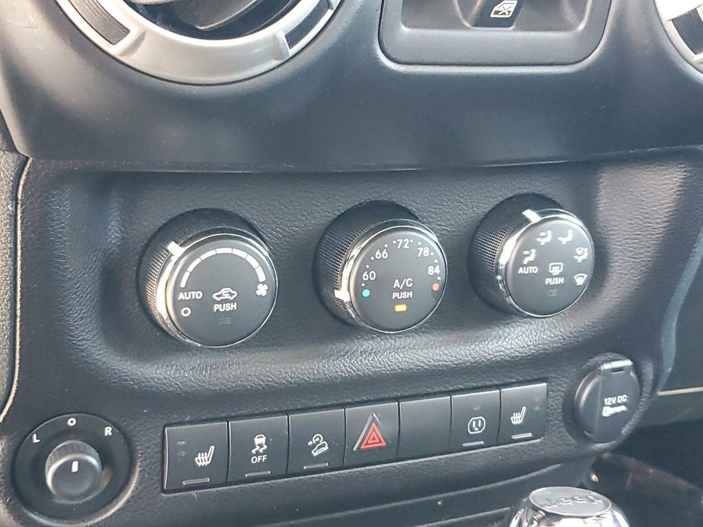 Used 2017 Jeep Wrangler Unlimited Sahara w/ Quick Order Package 24E Chief AWD/4WD image 27