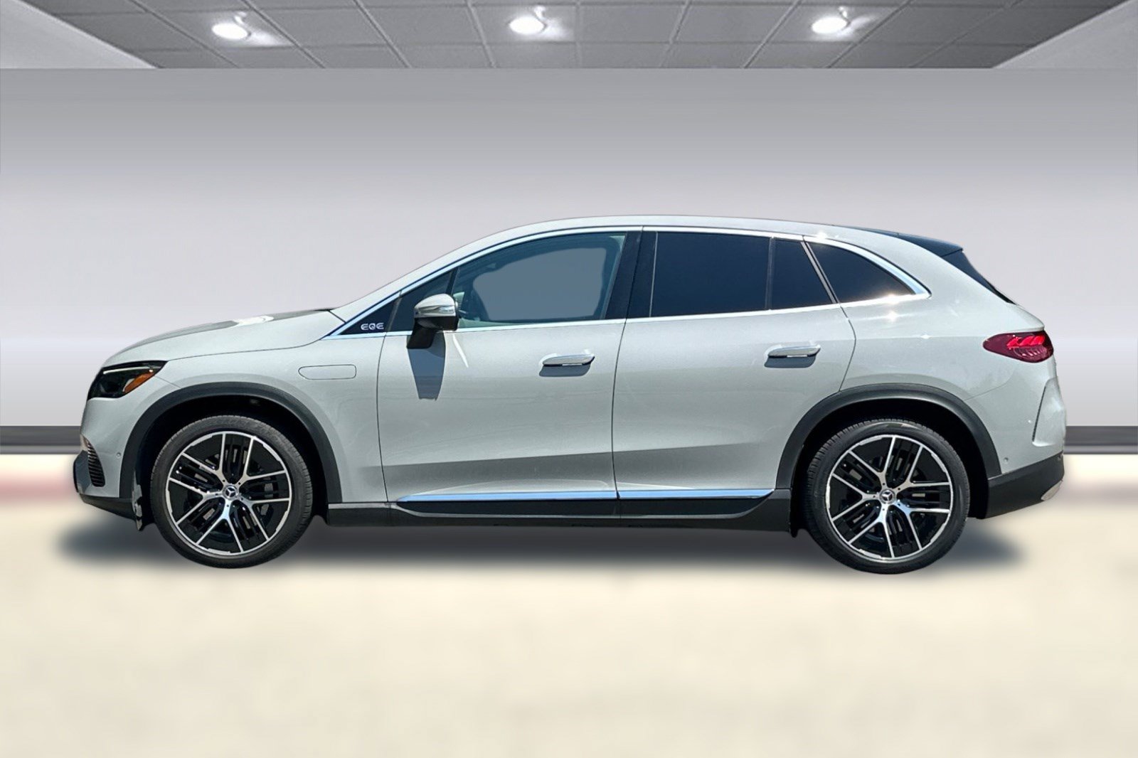 Used 2023 Mercedes-Benz EQE 350+ 4MATIC SUV image 2