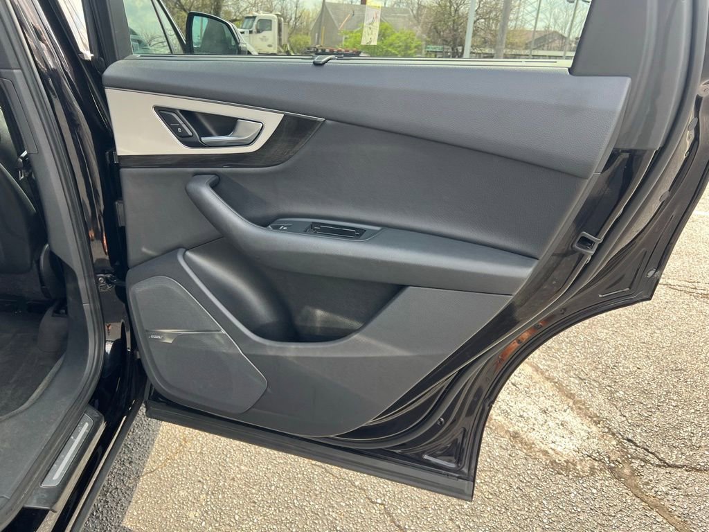 Used 2018 Audi Q7 2.0T Premium Plus w/ Premium Plus Package image 29