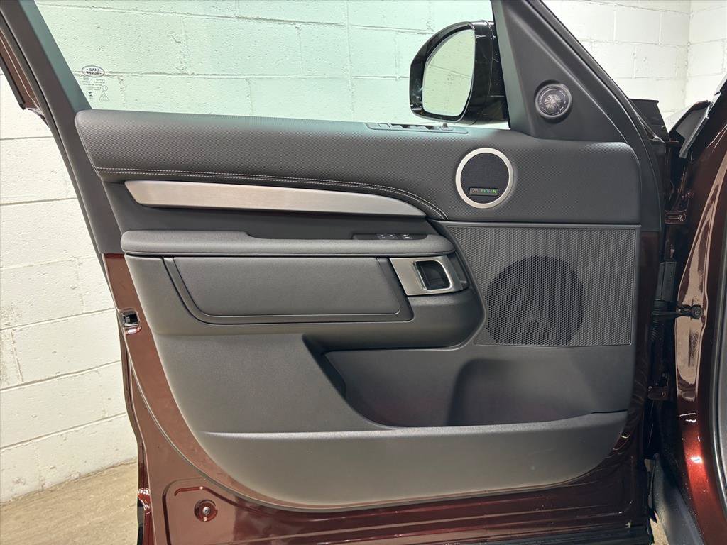 New 2026 Land Rover Discovery Limited Edition AWD/4WD image 23