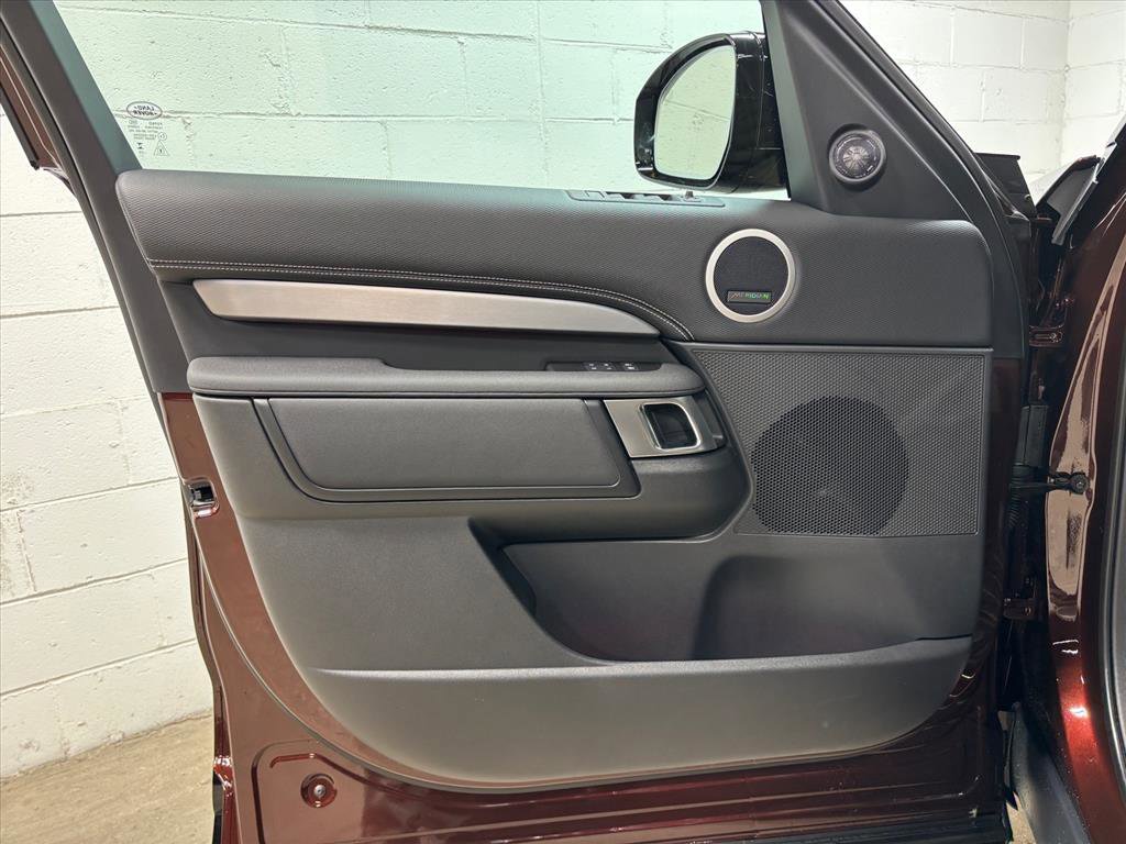 New 2026 Land Rover Discovery Limited Edition image 23