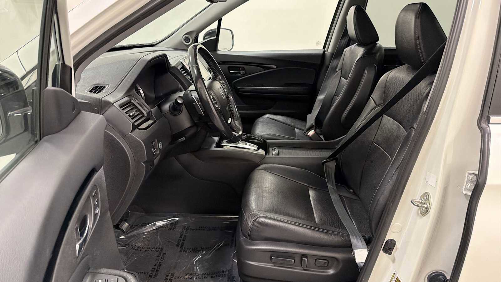 Used 2017 Honda Pilot Elite image 13