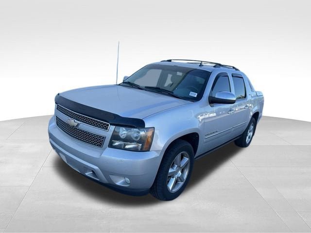 Used 2011 Chevrolet Avalanche LTZ AWD/4WD image 27