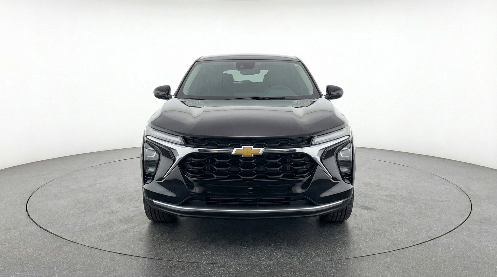 Used 2025 Chevrolet Trax LT image 2