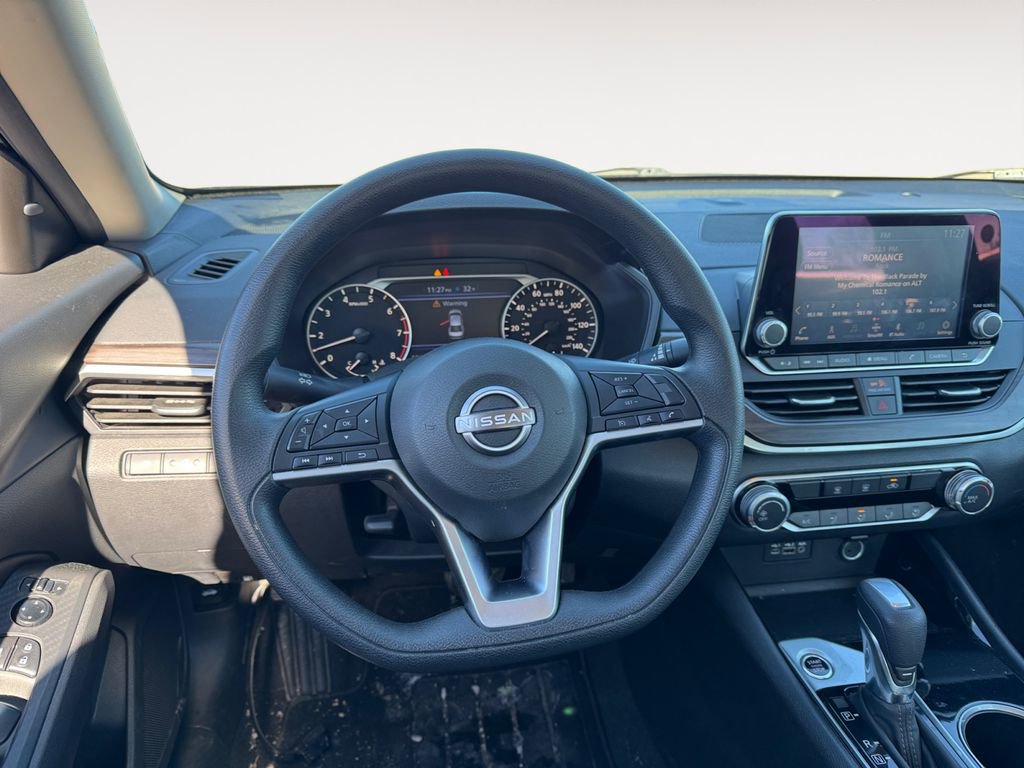 Used 2024 Nissan Altima 2.5 SV image 12
