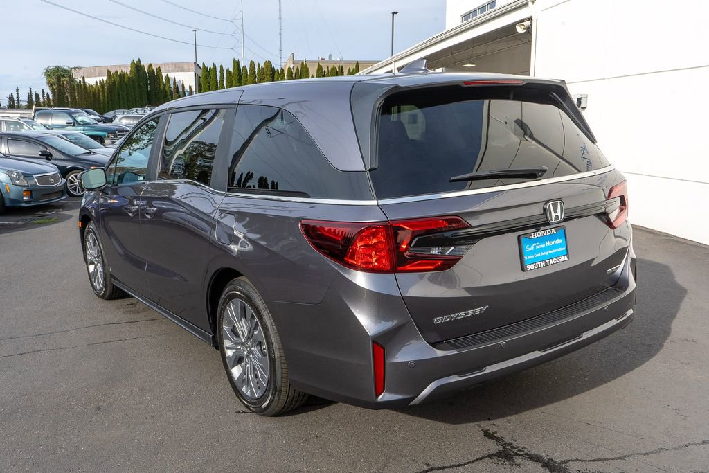 New 2026 Honda Odyssey Touring image 8