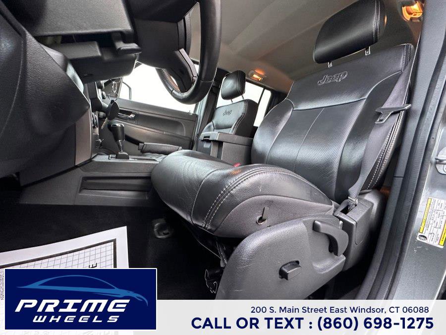 Used 2012 Jeep Liberty Sport image 10