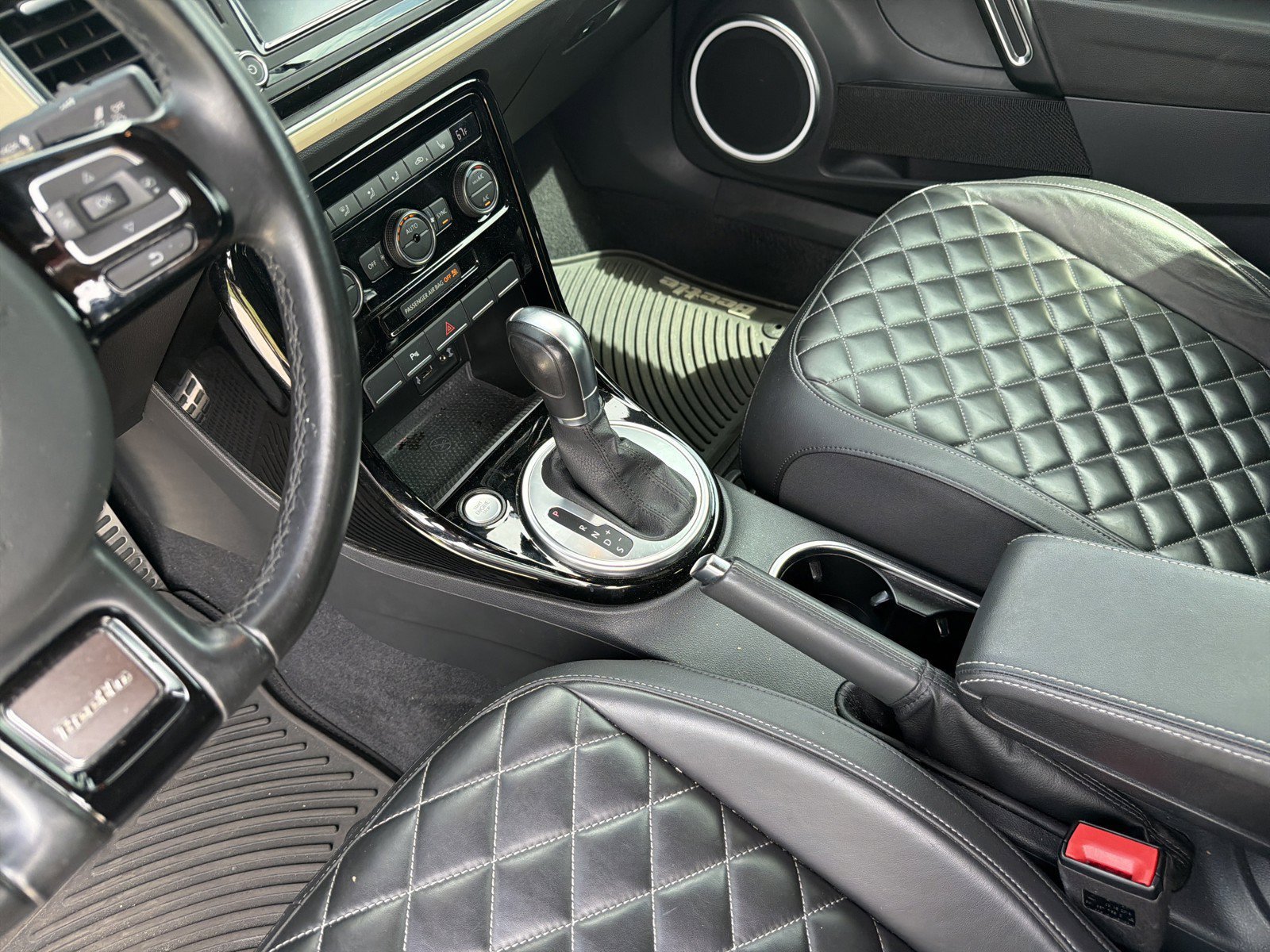 Used 2019 Volkswagen Beetle 2.0T SE FWD image 14