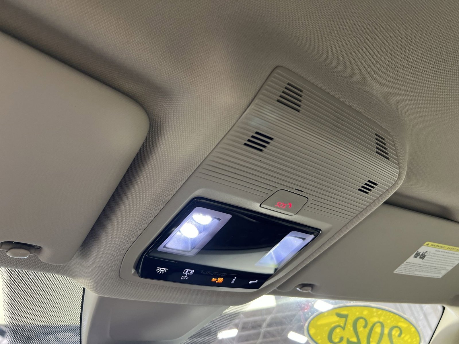 Used 2025 Volkswagen Atlas SE image 35