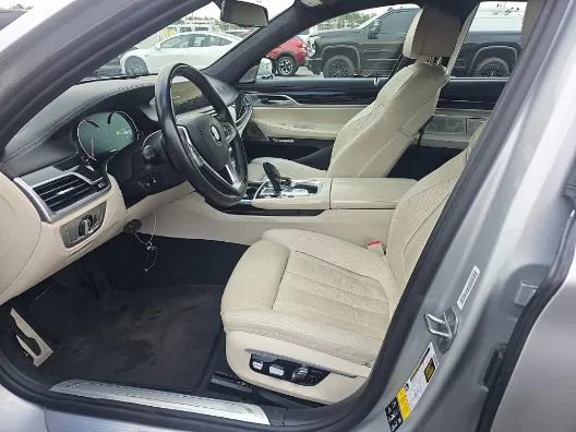 Used 2017 BMW 740i xDrive image 9