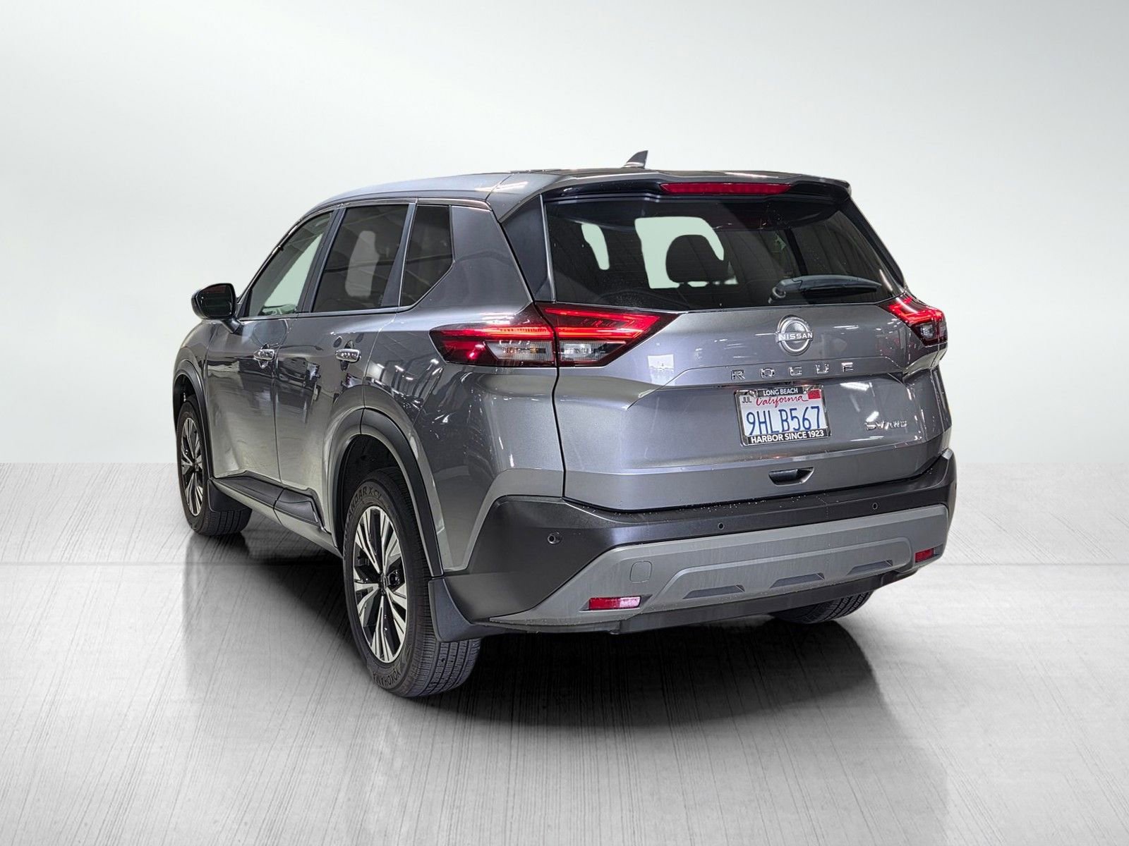 Used 2023 Nissan Rogue SV AWD/4WD image 5