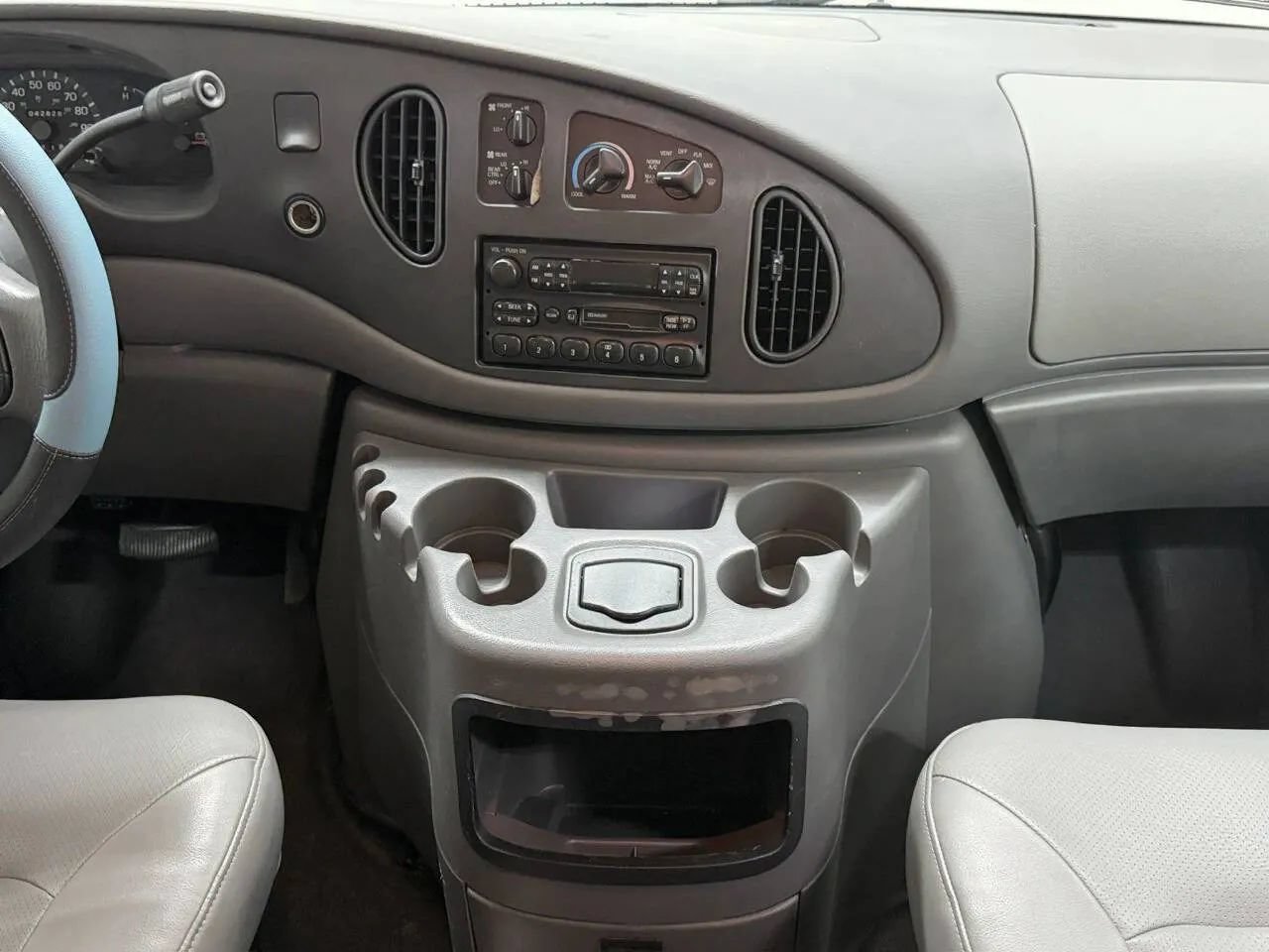 Used 2003 Ford E-350 and Econoline 350 XL RWD image 21