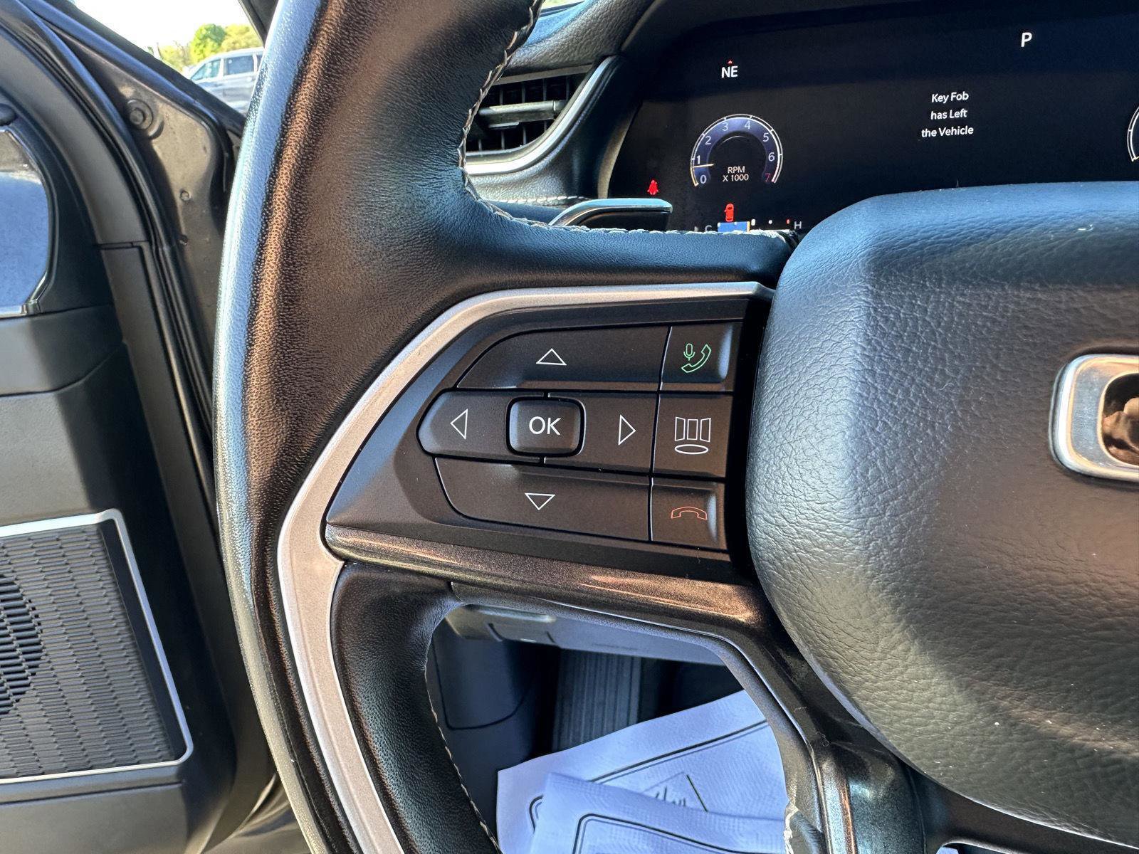 Used 2022 Jeep Grand Cherokee L Laredo w/ Luxury Tech Group I AWD/4WD image 24