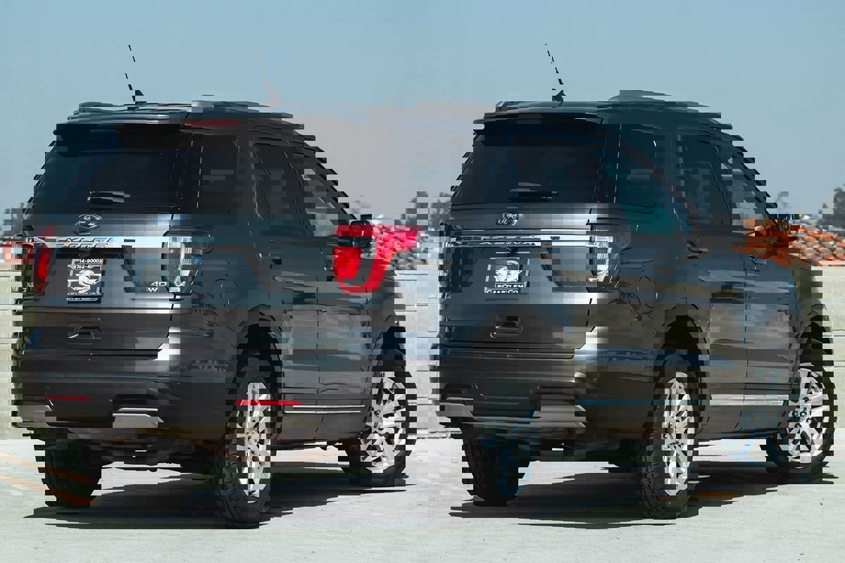 Used 2019 Ford Explorer XLT w/ Equipment Group 201A image 6