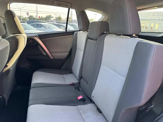 Used 2015 Toyota RAV4 LE FWD image 16
