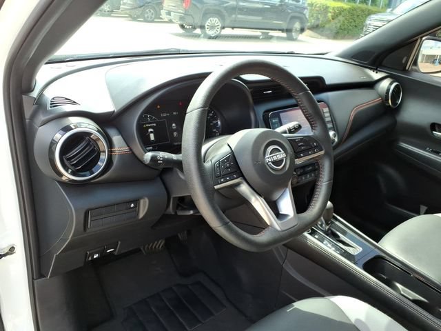 Used 2023 Nissan Kicks SR w/ SR Premium Package FWD image 19