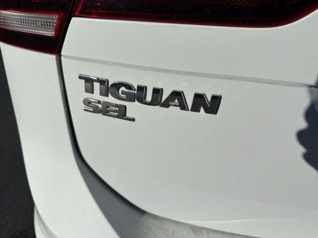 Used 2021 Volkswagen Tiguan SEL Premium R-Line w/ 3rd Row Seat Package AWD/4WD image 7