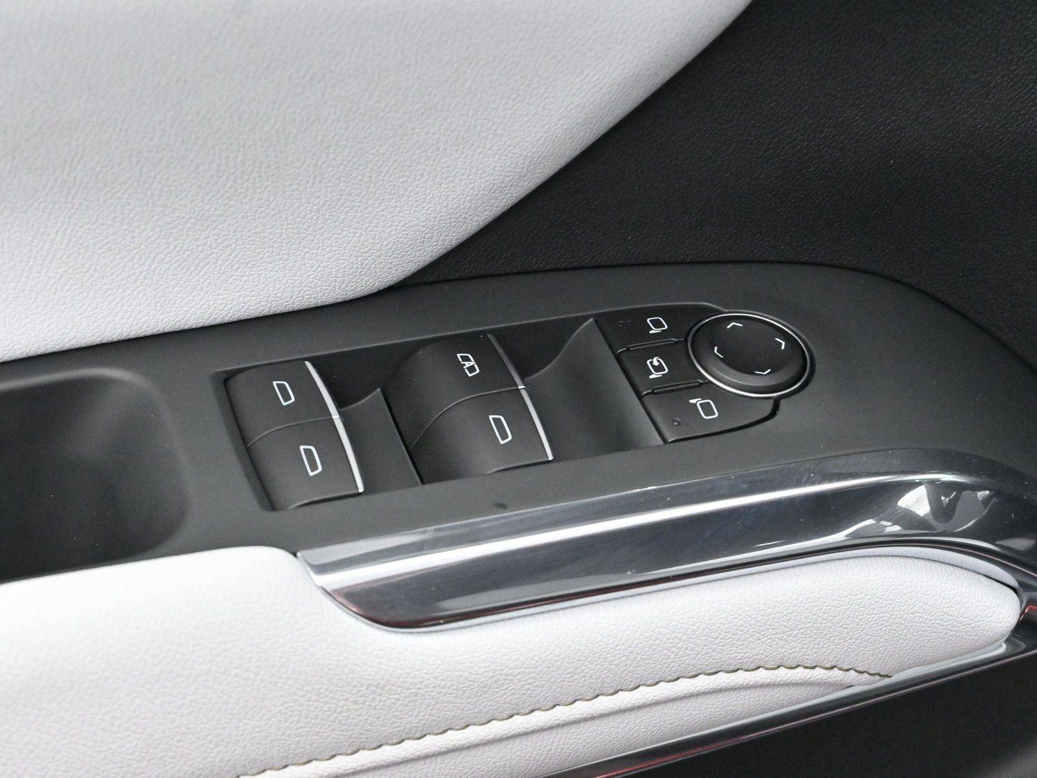 Used 2025 Chevrolet Traverse High Country image 14