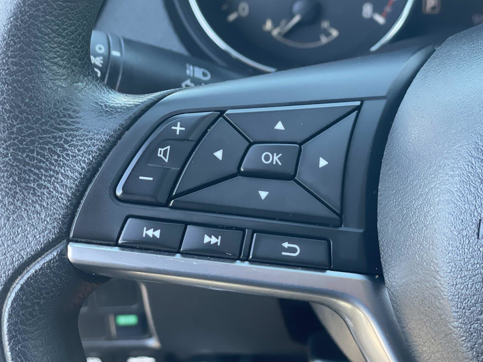 Used 2018 Nissan Rogue Sport S image 8